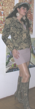 BLAZER IN FLORAL LOOK