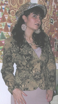 BLAZER IN FLORAL LOOK