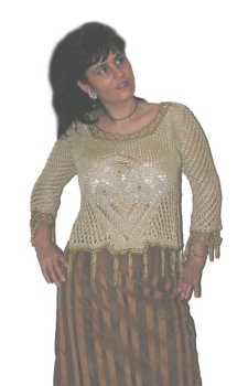 HANDGESTRICKT UND EXTRAVAGANT