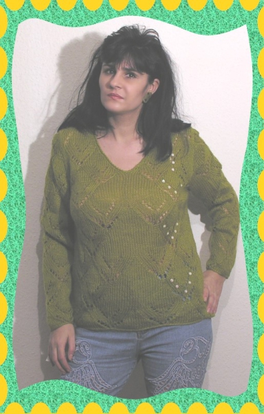 GRÜNES PULLOVER