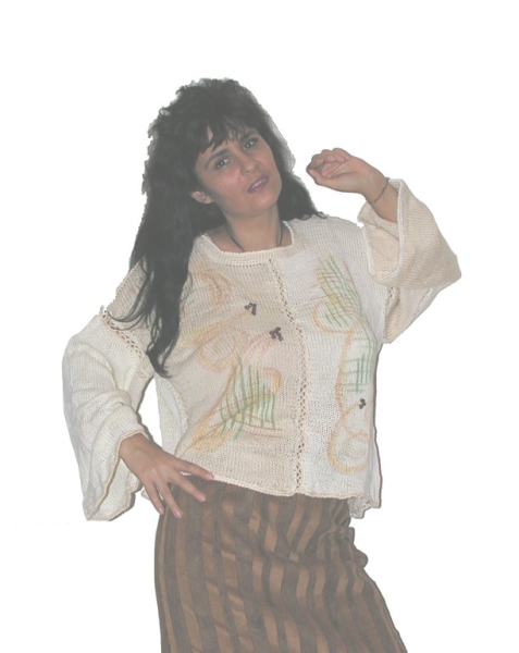 HANDGEMALTE PULLOVER MIT HOLZPERLEN