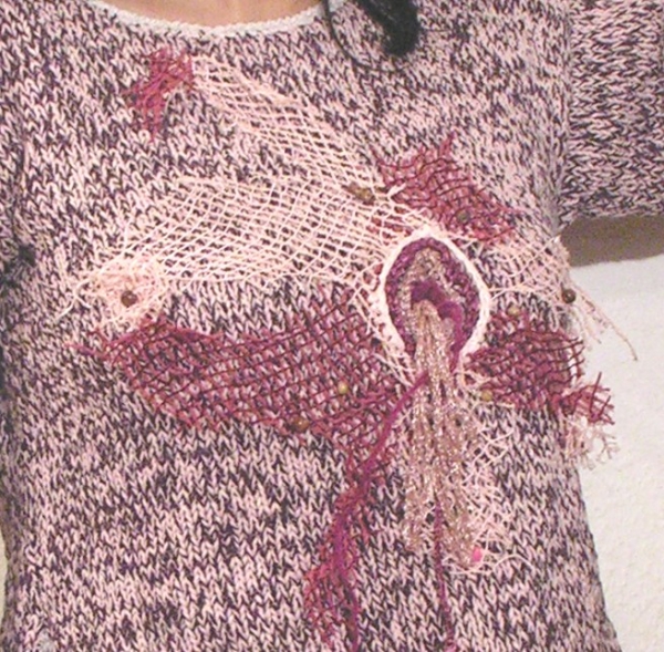 PULLOVER MIT APPLIKATIONEN