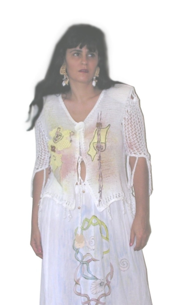 HANDGEMALTES BLUSE MIT APPLIKATIONEN